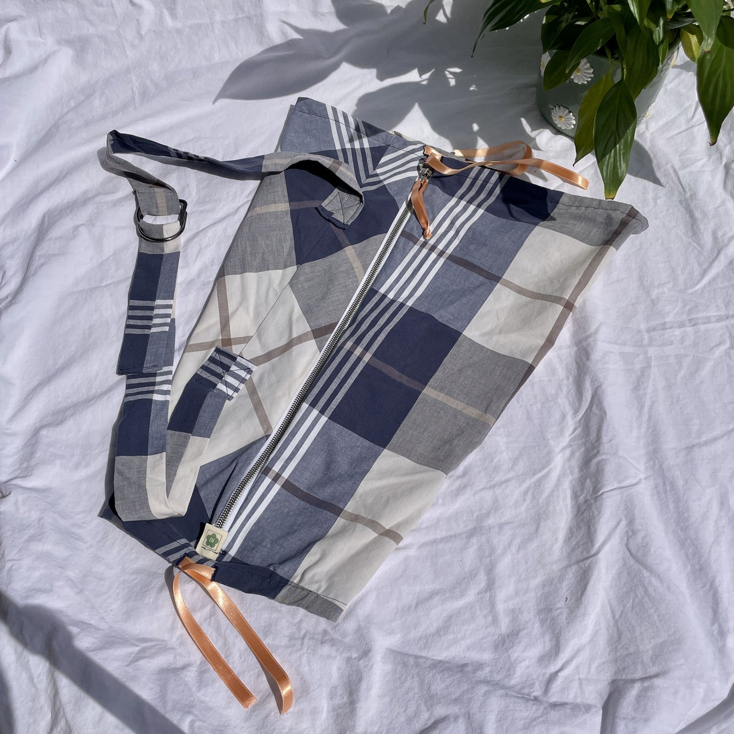 MarieBloom flower bag made from upcycled fabrics, hands-free for carrying flowers