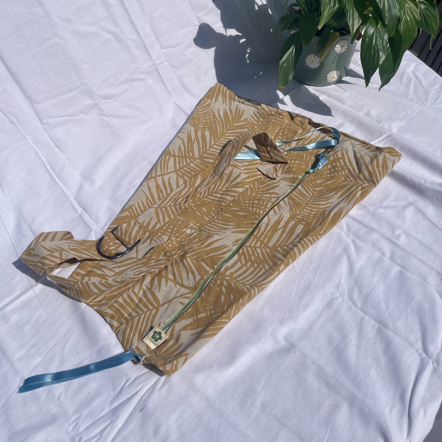 MarieBloom flower bag made from upcycled fabrics, hands-free for carrying flowers